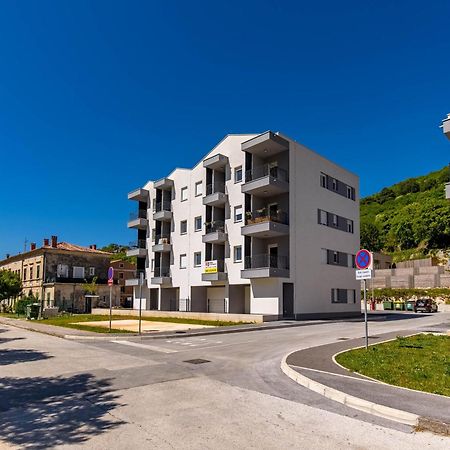 Seafront Villa Andrijana - Happy Rentals Пломин Екстериор снимка