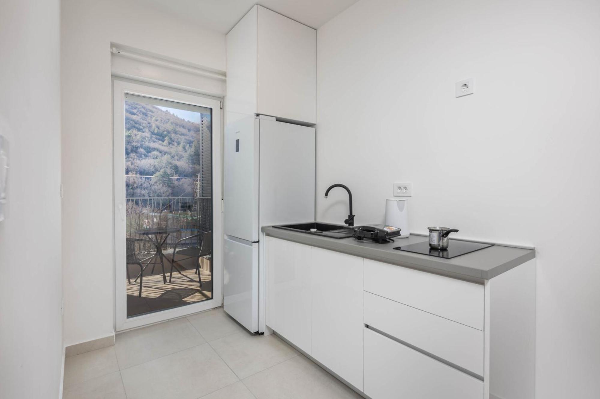 Seafront Villa Andrijana - Happy Rentals Пломин Екстериор снимка