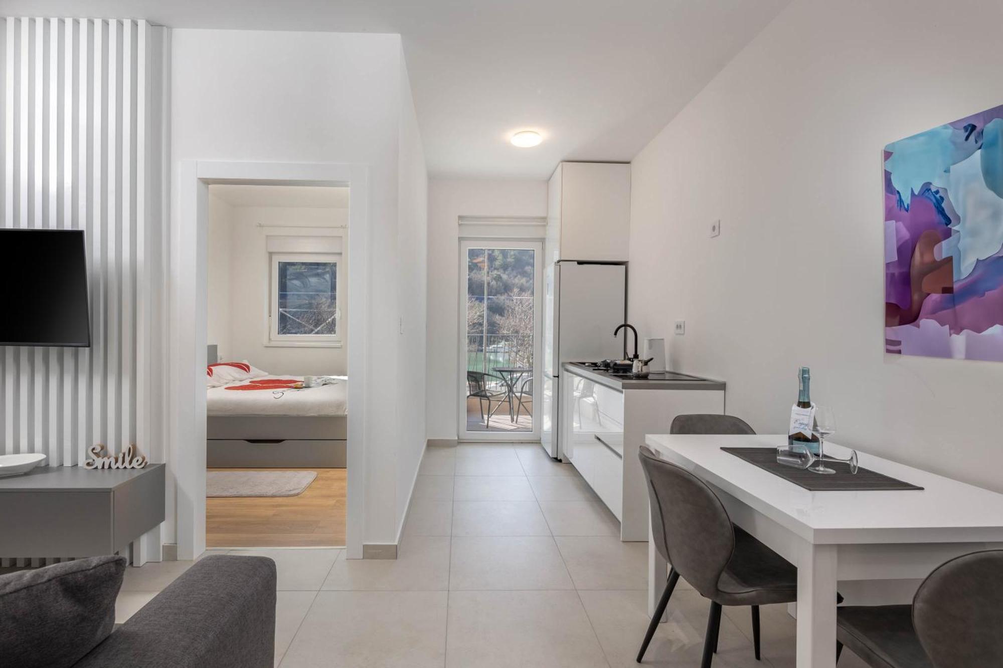 Seafront Villa Andrijana - Happy Rentals Пломин Екстериор снимка