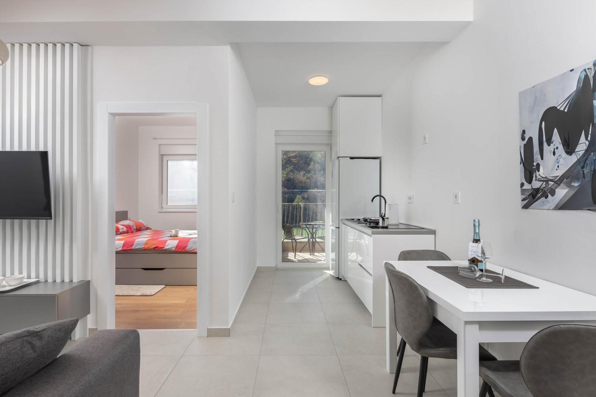 Seafront Villa Andrijana - Happy Rentals Пломин Екстериор снимка