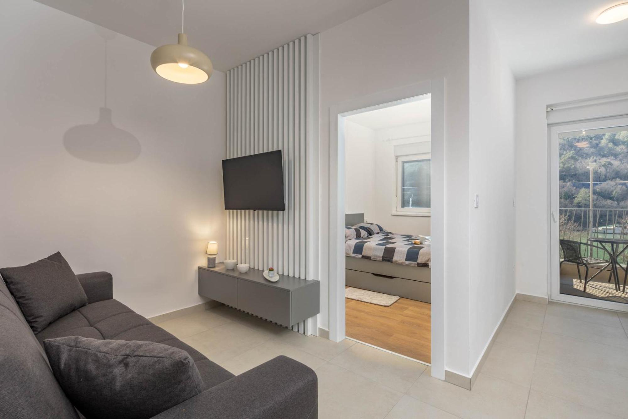 Seafront Villa Andrijana - Happy Rentals Пломин Екстериор снимка
