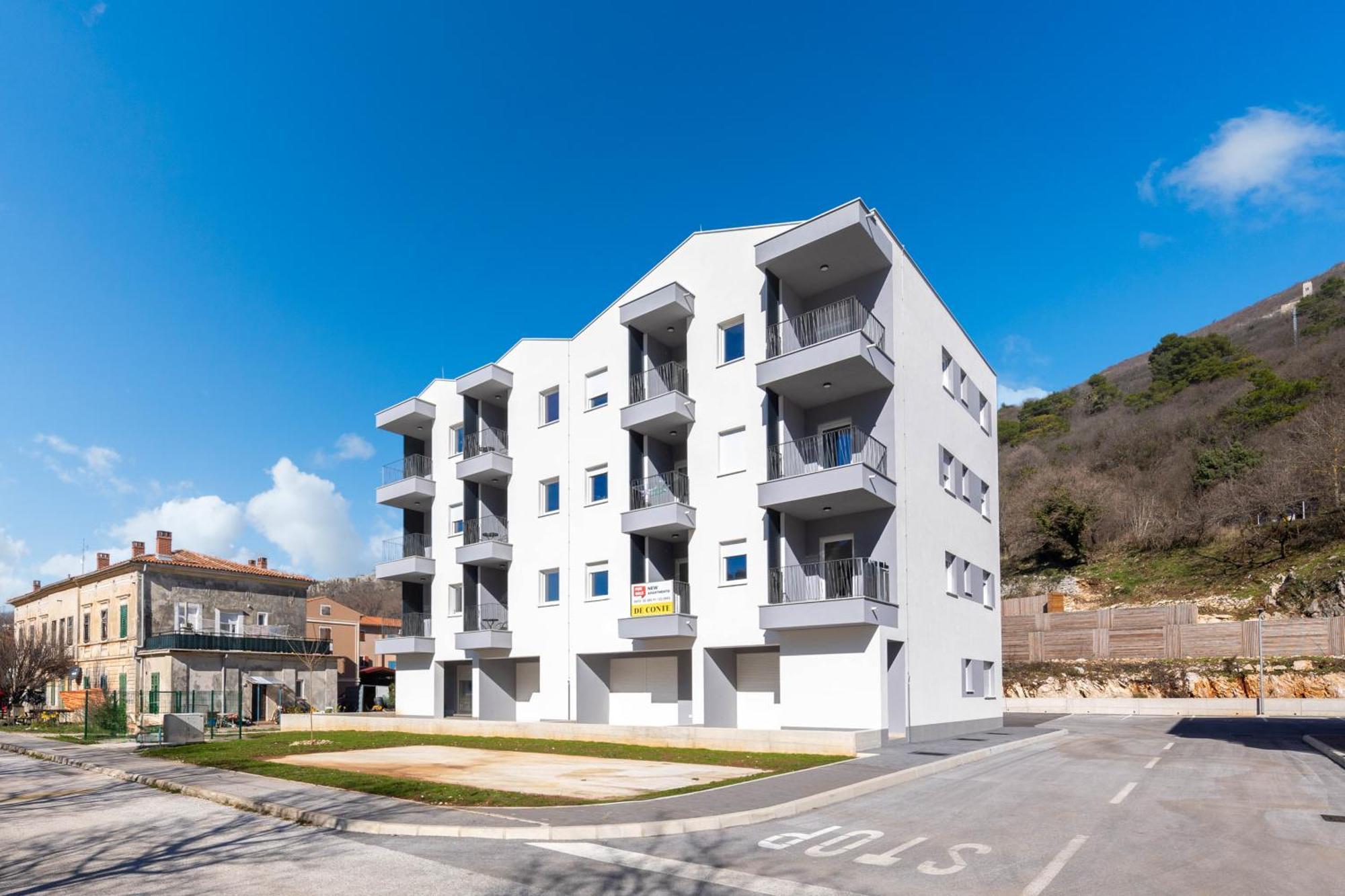 Seafront Villa Andrijana - Happy Rentals Пломин Екстериор снимка